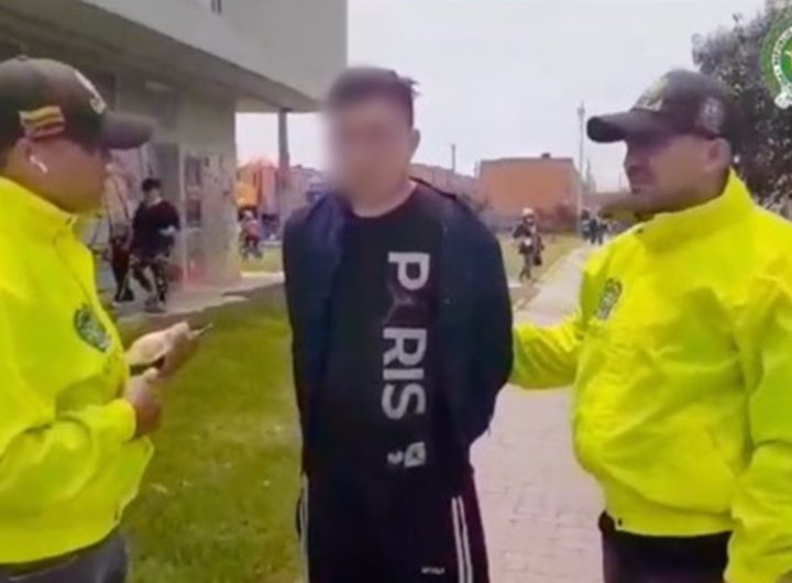 Este hombre presenta antecedentes judiciales por los delitos de extorsión, concierto para delinquir y estafa.